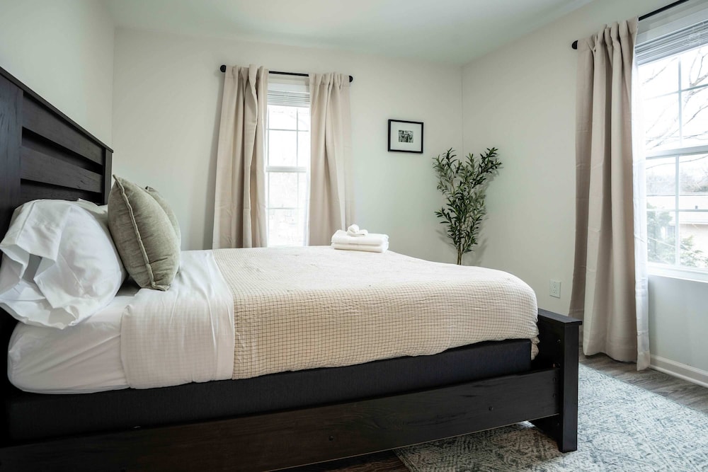 The Greystone - Stay for 12!