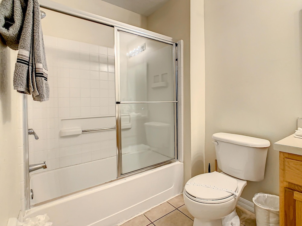 Spacious Emerald Escape - 12 Mins to Disney