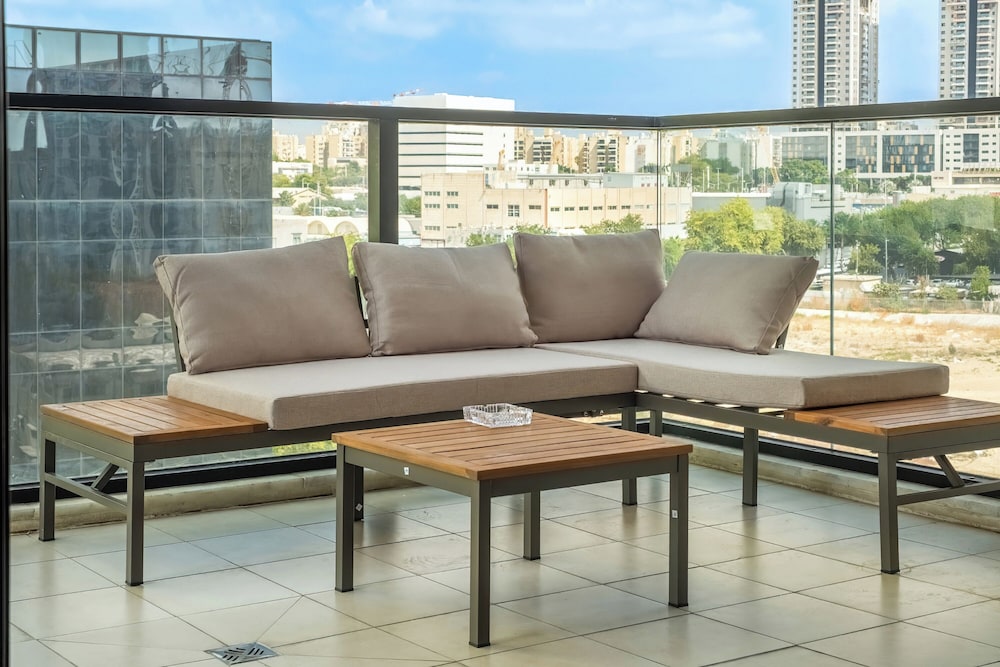 Luxury Tower 3BR Beach View High Floor