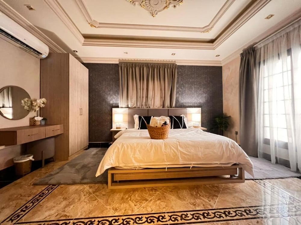 Hometel Khozama Jed