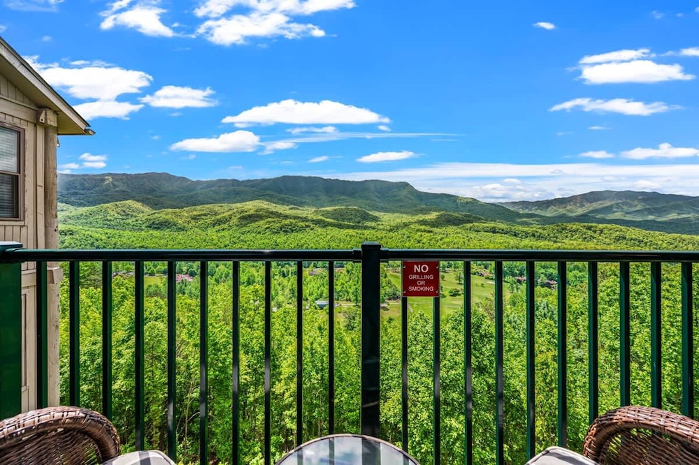 Indoor Pool Mountain Views Hot Tub Sleeps 6