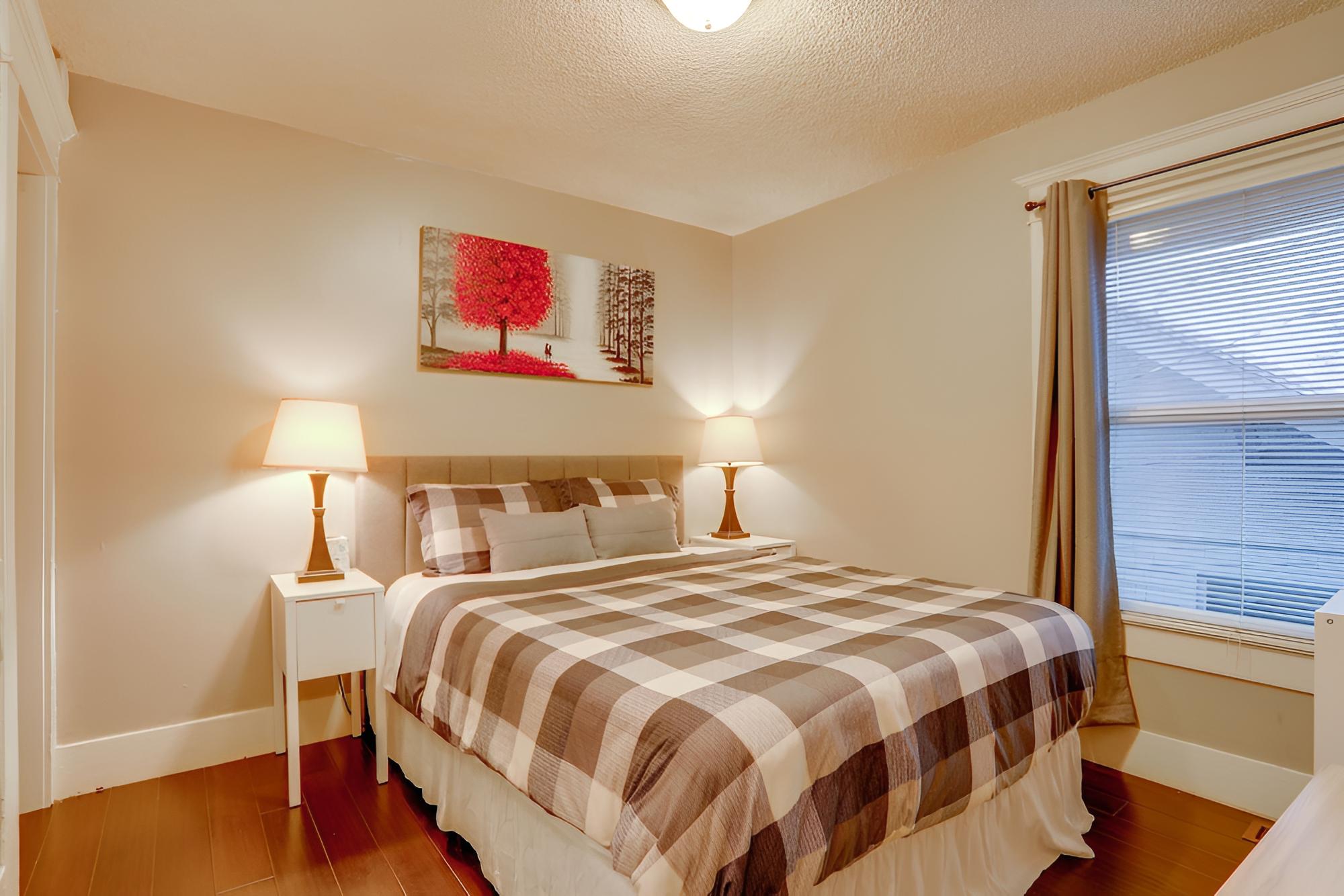 Walkable Seattle Home: 2 Mi to Pike Place Market view 4