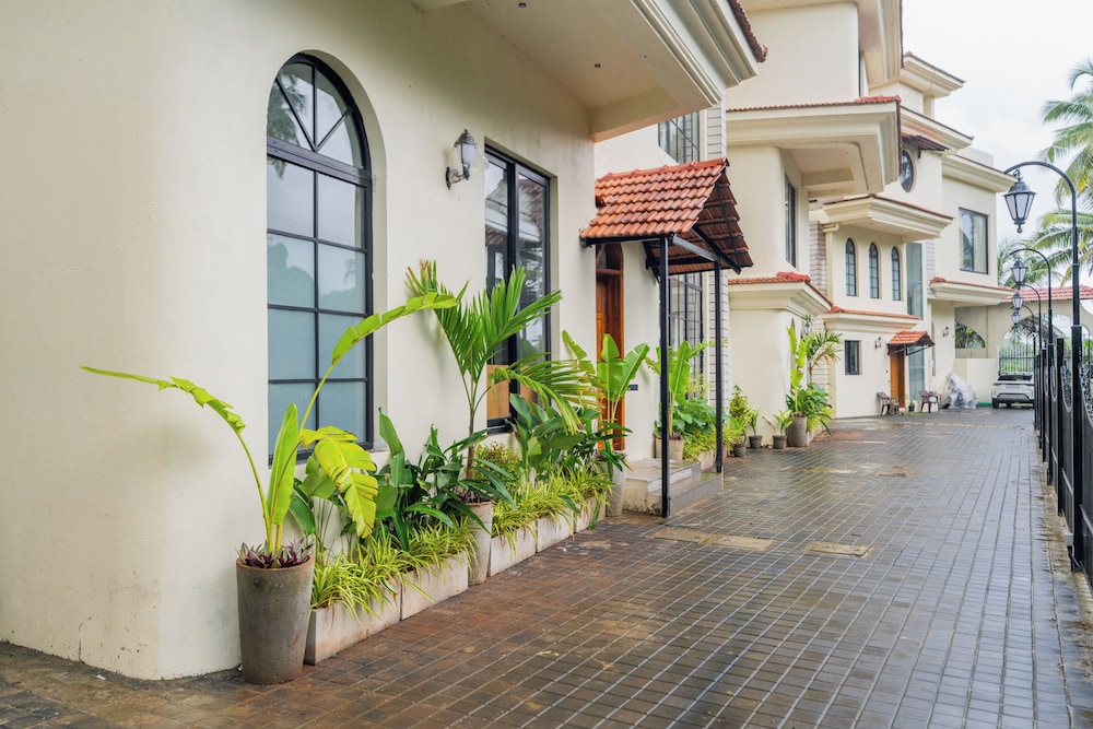 Water Edge by Akama Homes- 4Bhk Luxe