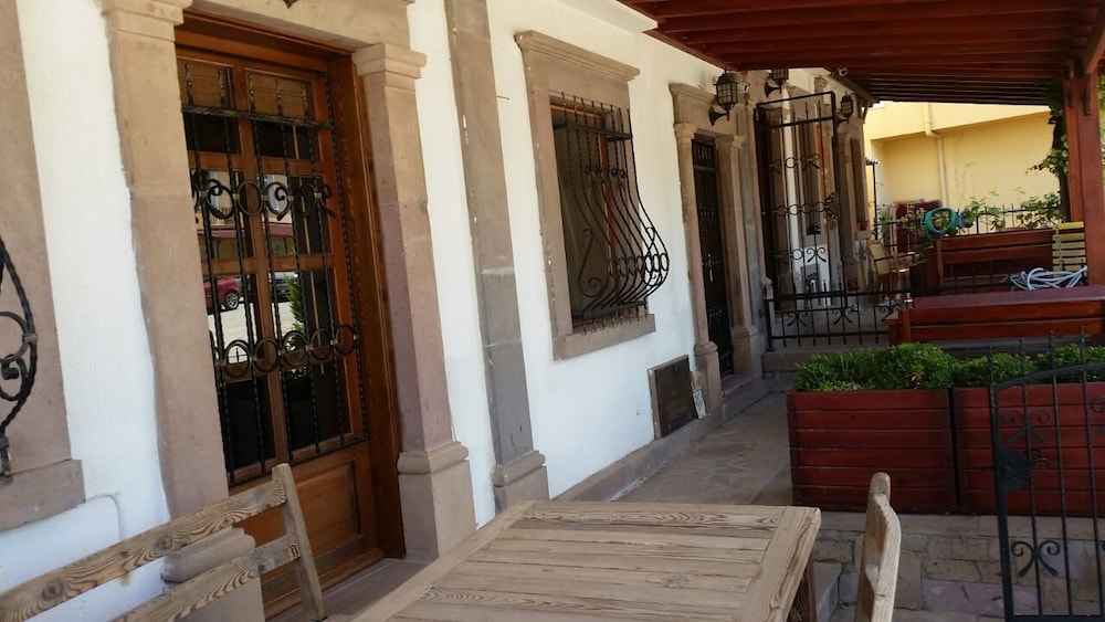 Ayvalik Konaklari