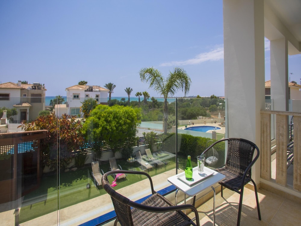 Villa Atlantis in Ayia Napa