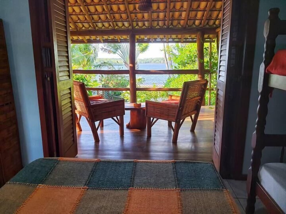 Casa de Temporada Felicidade, 38 Hóspedes, 2 Piscinas, 9 Suítes e 2 Churrasqueiras em Itacaré Bahia