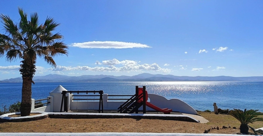 AURA PAROS