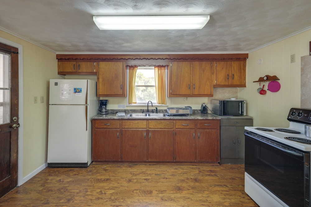 Hike From Your Door! Pet-friendly Whitney Home