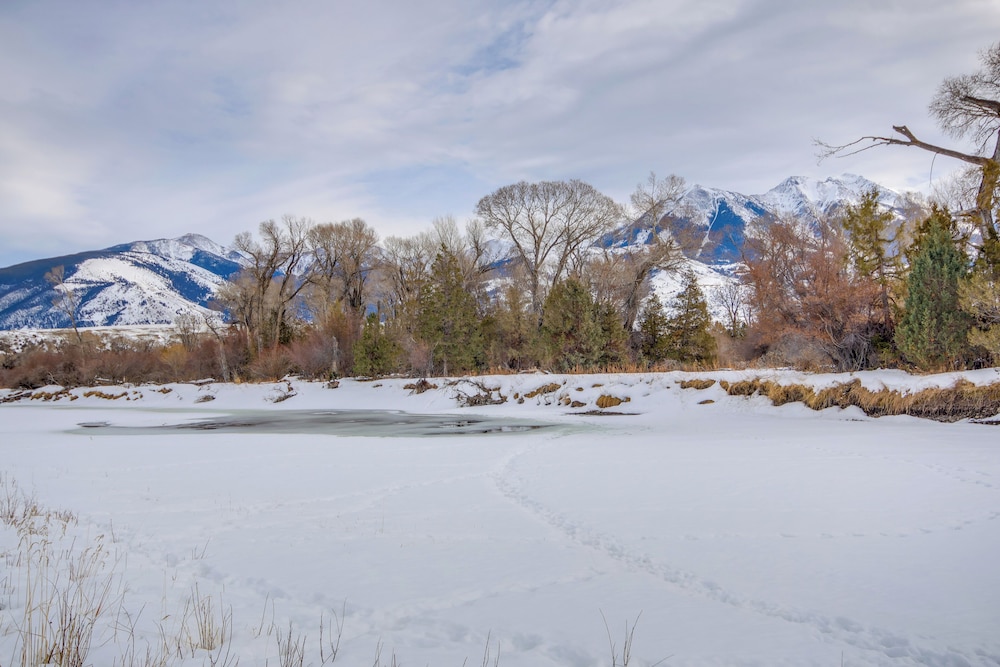 Views + Trail Access: Scenic Montana Ranch Retreat