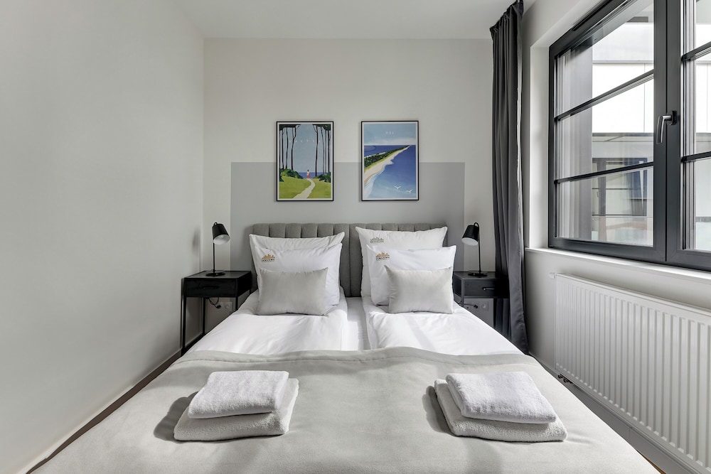 Doki Living - Foodhall & Parking by Downtown Apartments