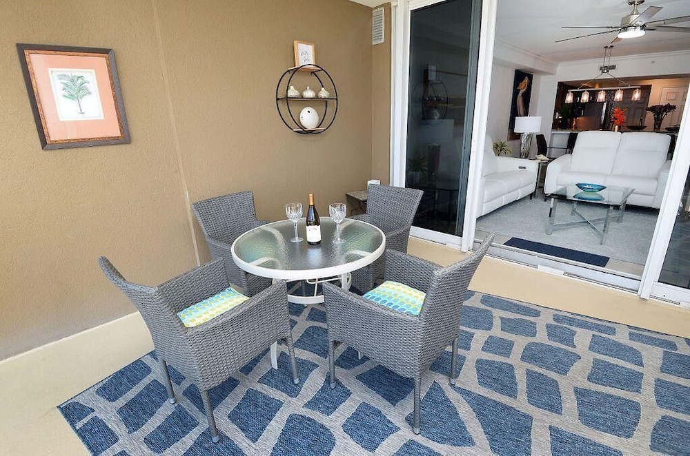 Emerald Beach 325
