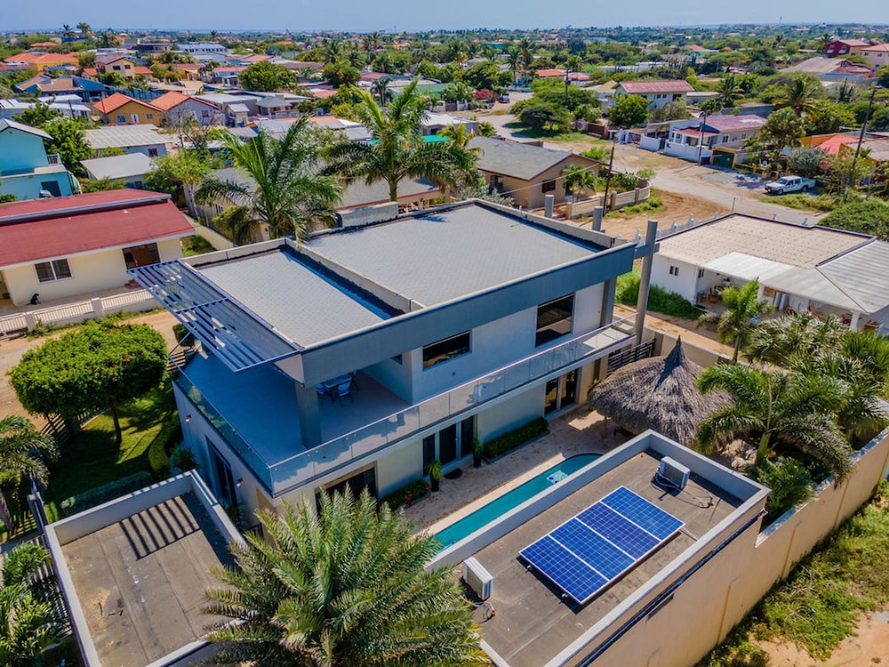 Magical Oasis 6BR w Large Pool Gazebo Views