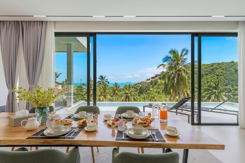 4 Bed SeaView Villa with Breakfast KBR32