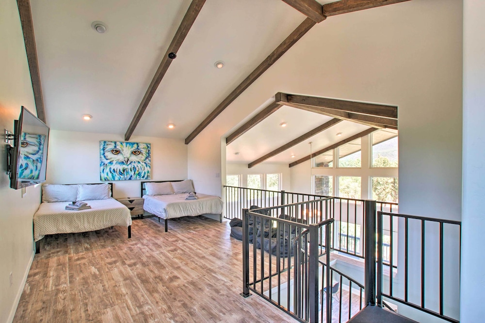 Payson Vacations - Luxury Pine Home w/ Gorgeous Mogollon Rim Views - Property Image 5