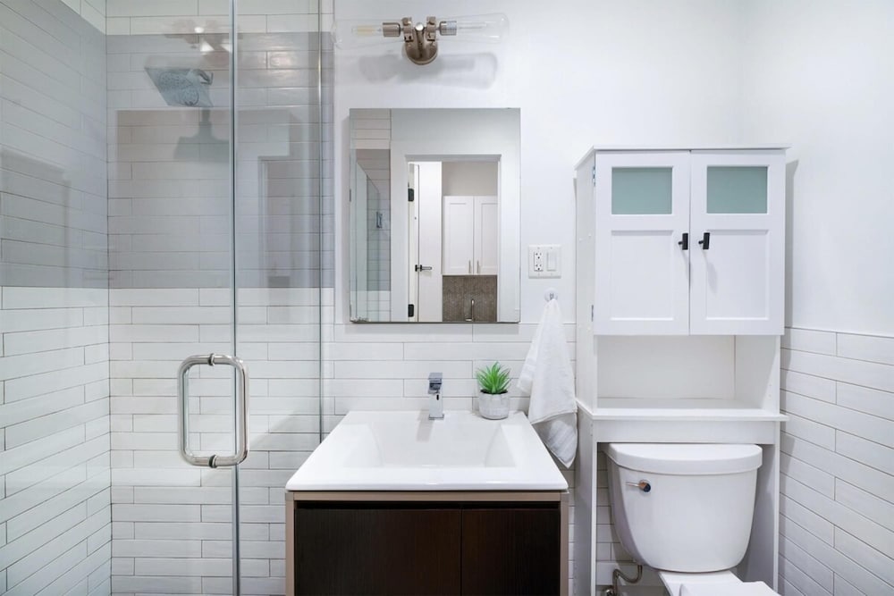 1290-7 New Renovated 2 Bedrooms in UES