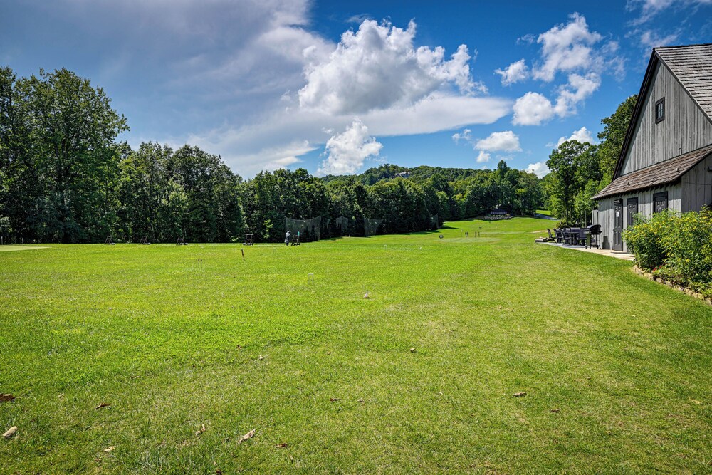 Chinquapin Escape: Resort Perks, By Lake Glenville