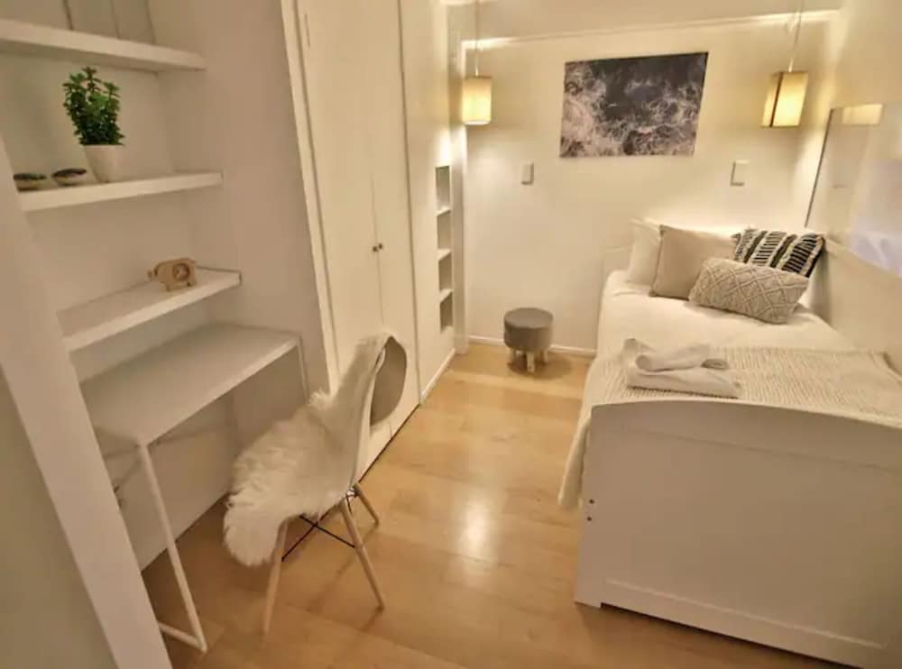 Stylish, Unique Loft. Superb Location On Queen St view 4