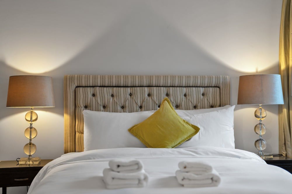 The Knightsbridge Residences