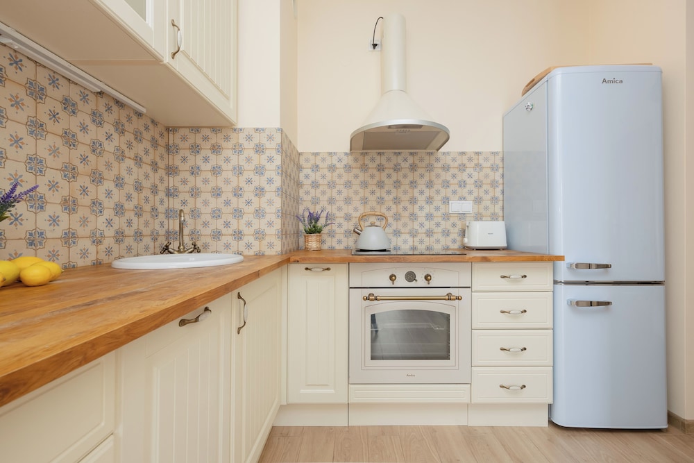 Warsaw Apartment With Parking by Renters view 5