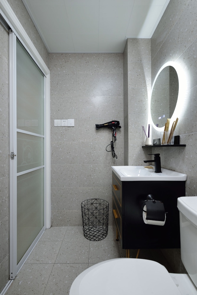 Newly Renovated 1BDR Apt Old Shanghai