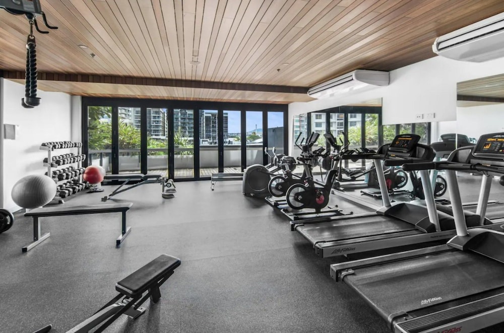 Riverside 2-bed by Brisbane's Landmarks