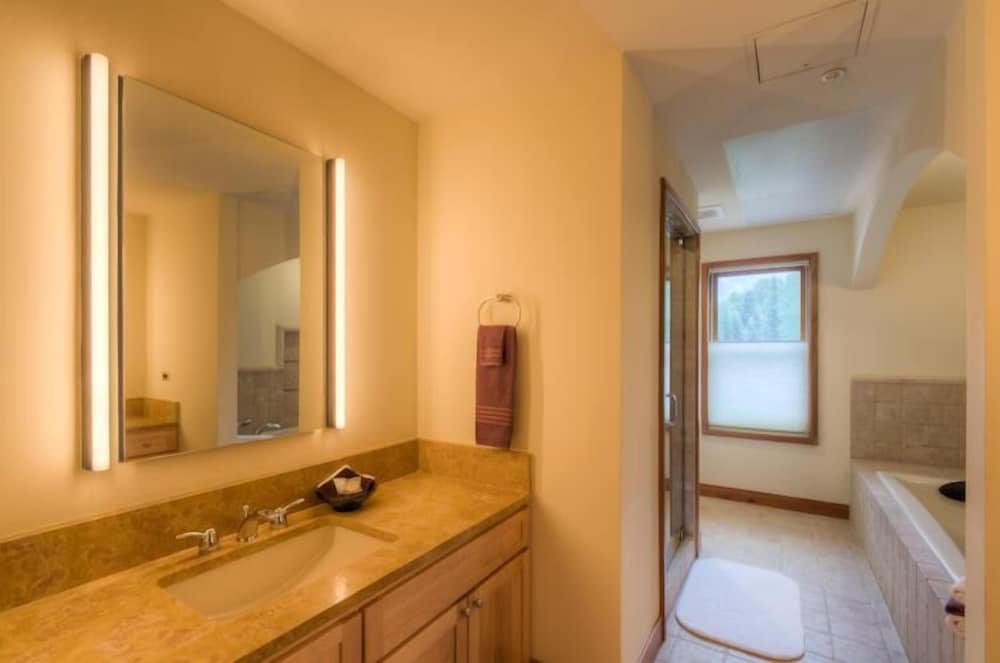 Cascades A 1 4 Bedroom Condo By Accommodations in Telluride