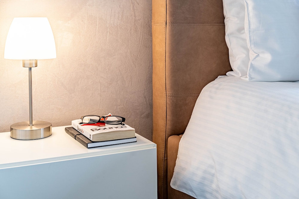 Celador Apartments - Sussex House Serviced Apartments