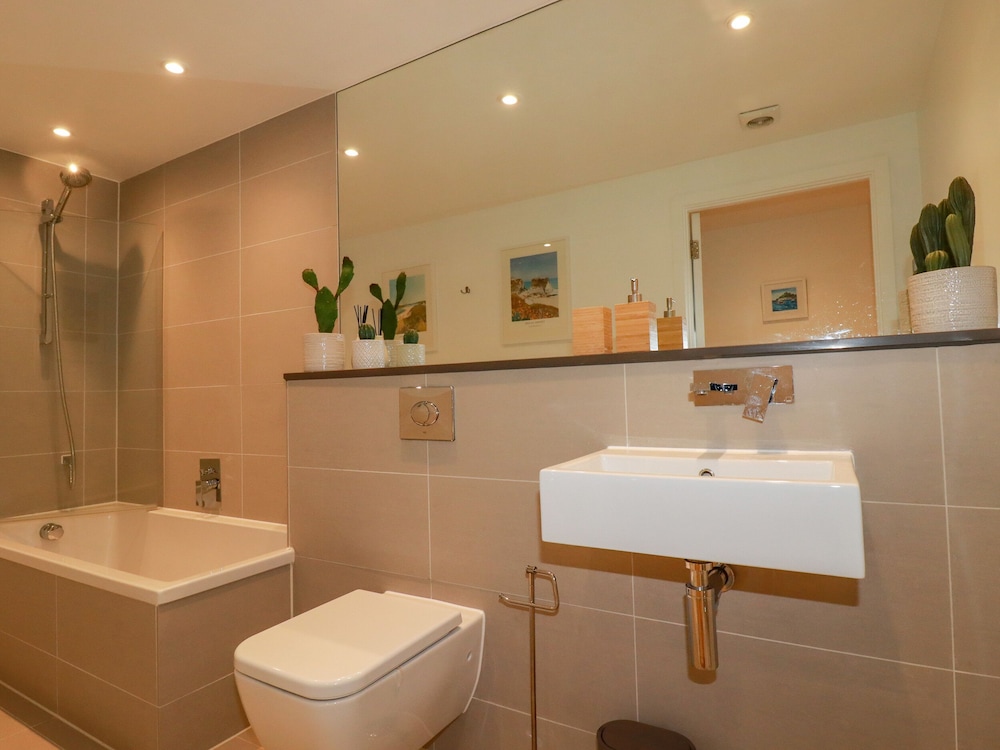 Fistral Retreat