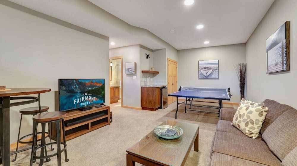 Fairmont Creek Property Rentals The Residences