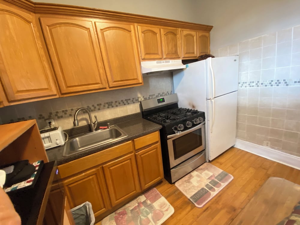 Charming 2 Bedrooms apt One Step to NYC