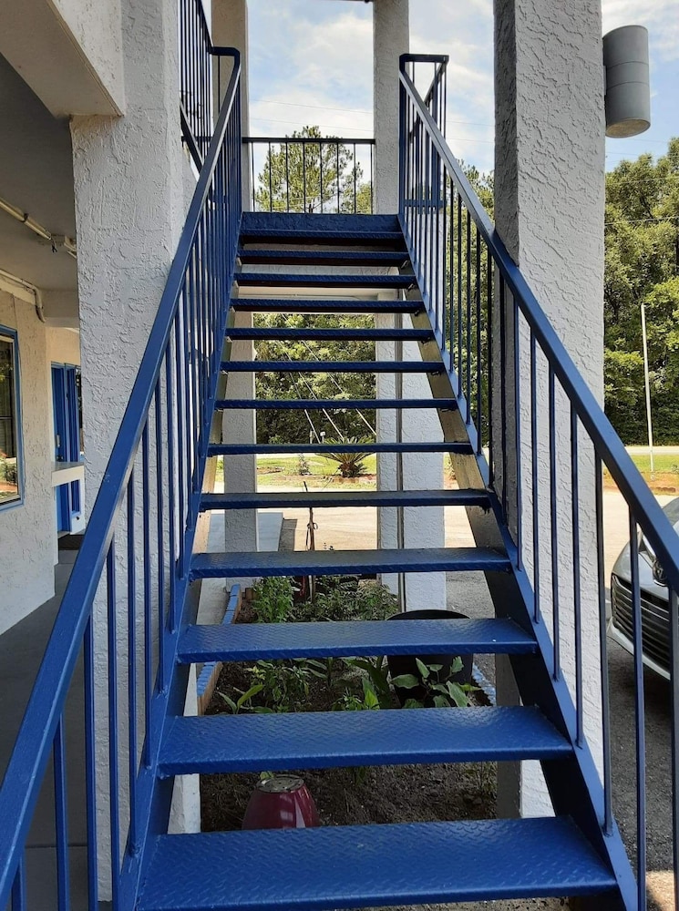 Ponce De Leon Motel