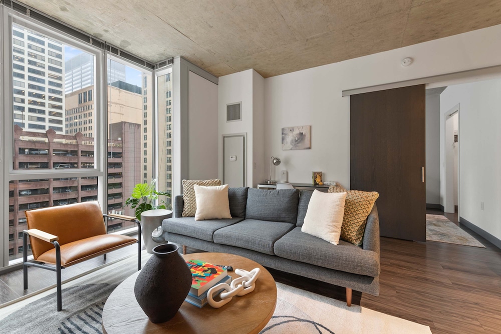 Riverwalk Apt Best Location Modern Luxury