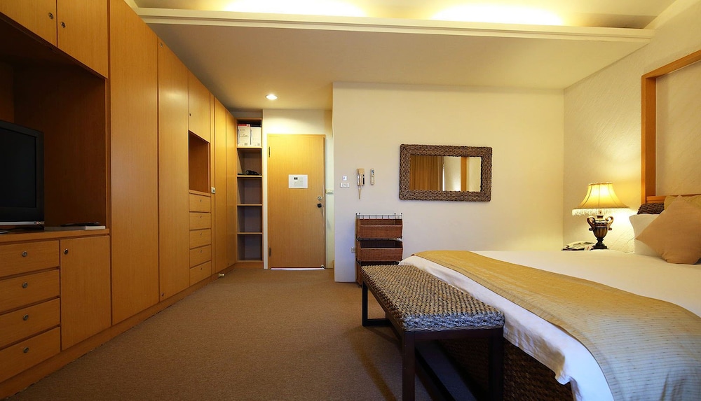 Pine Sea and Flower Hostel