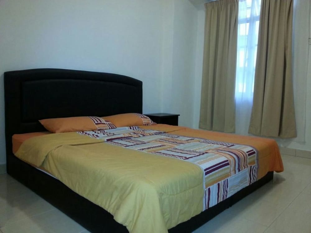 Aaron Apartment at Crown Imperial