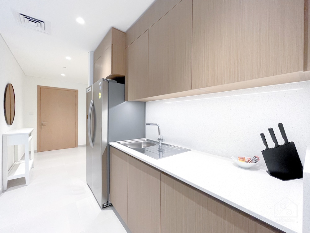 Creek Beach Dubai to Stunning 2B Apt with Balcony in Dubai Creek Harbour