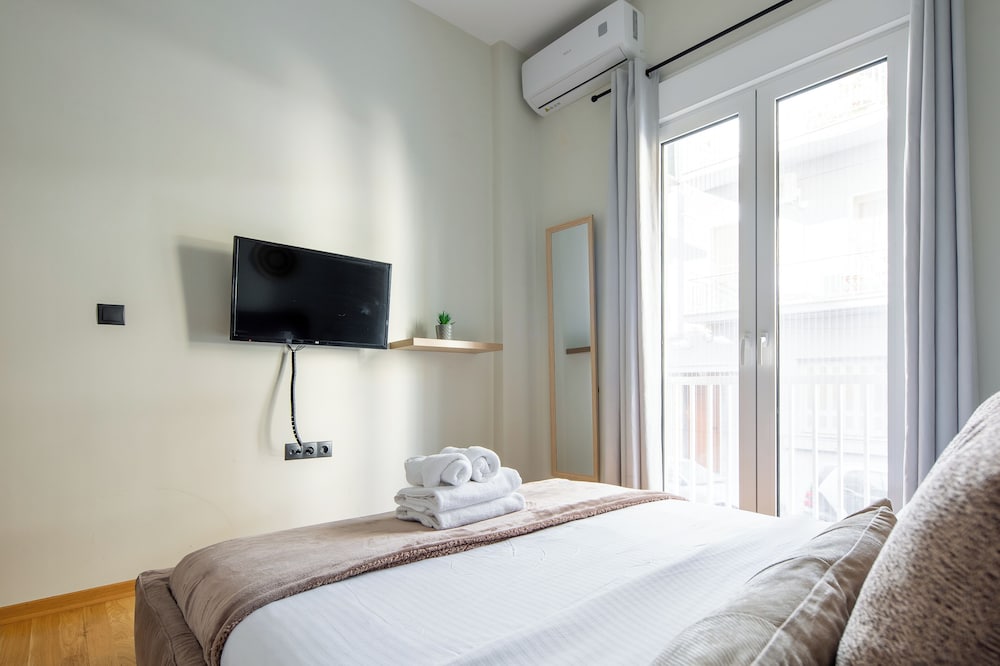 Cesily 2-Bedroom Apartment in Athens