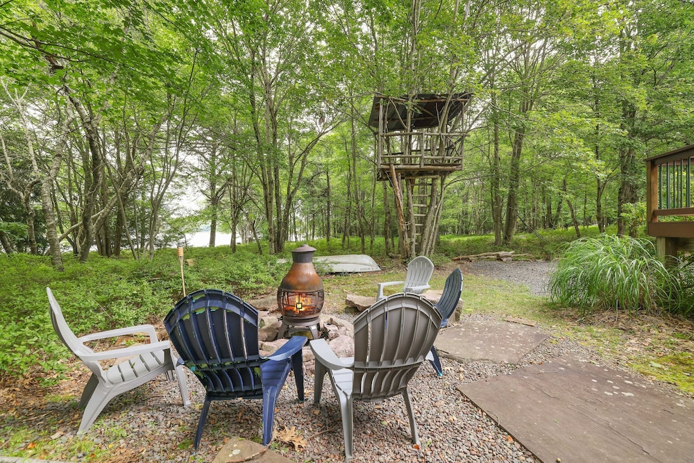 Elk Hollow by Avantstay Lakefront Chalet w Game Room Fire Pit