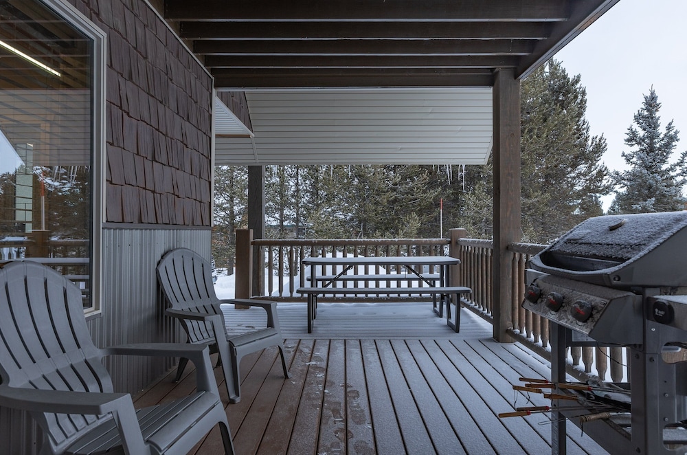 Black Bear Lodge