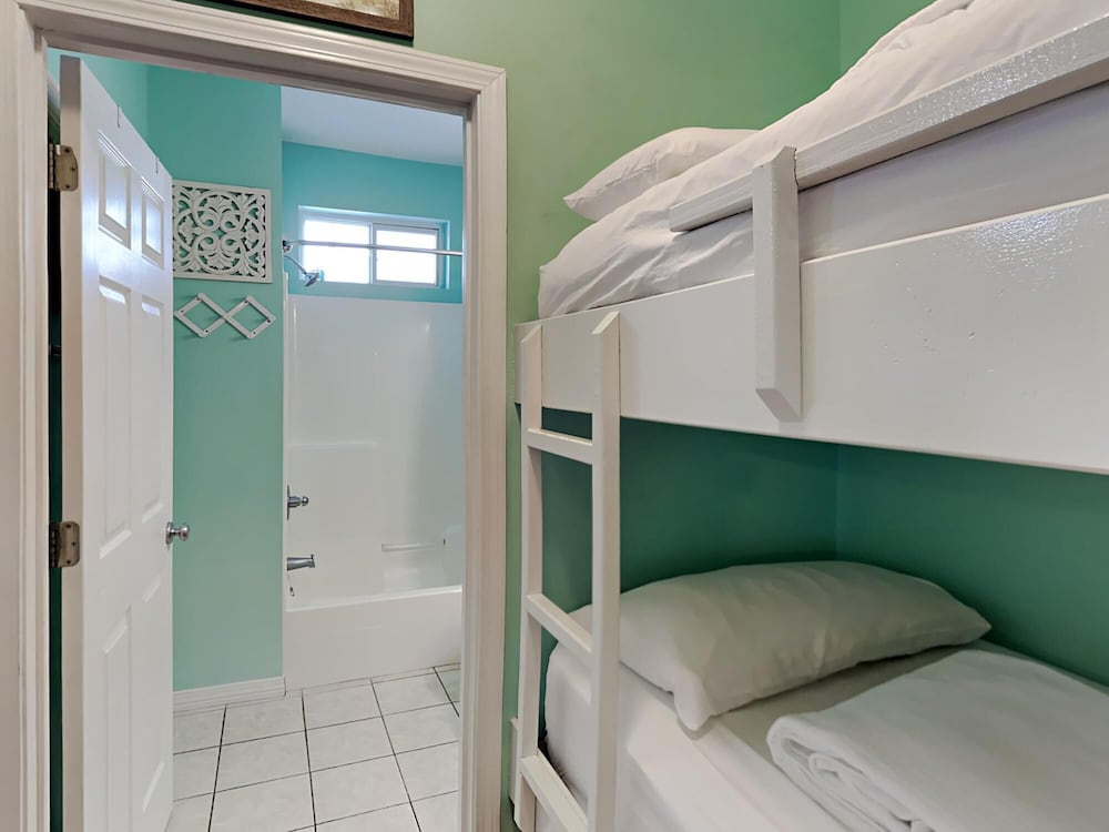 Sunset Cottages #1A by Southern Vacation Rentals view 2