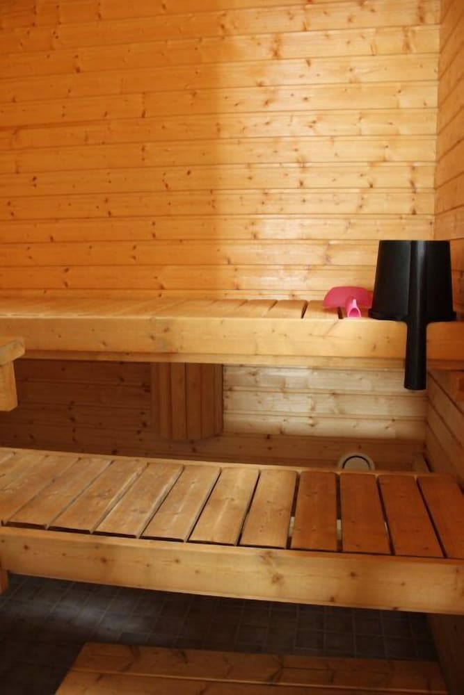 Jänisvaara Lake Cottages