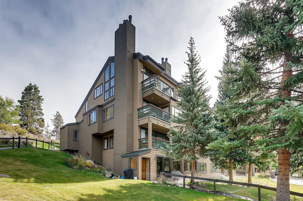 Premier 2br/2ba In Lakeside Ge- Kids Ski Free! 2 Bedroom Condo by RedAwning view 5