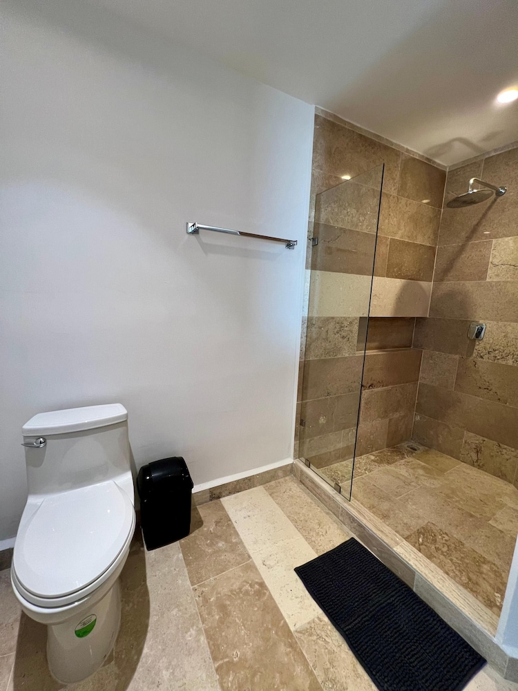 Penthouse Navela 405 Beachfront