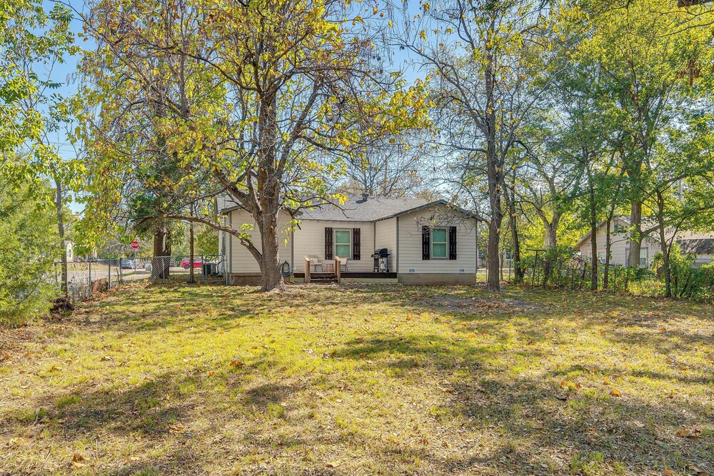 Walk to East Texas A&m! Home w/ Pet-friendly Yard