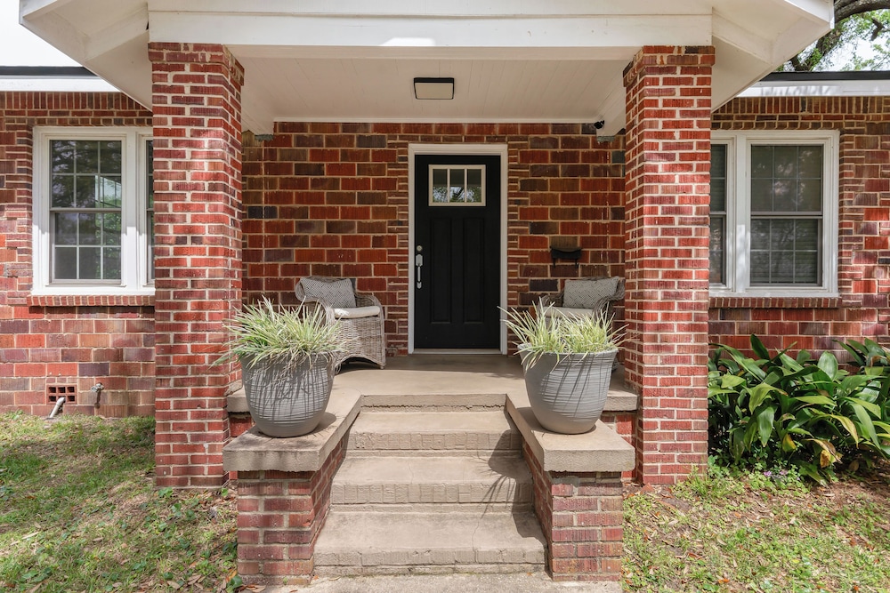 Stay & Play in Pensacola: Apartment Near Dtwn