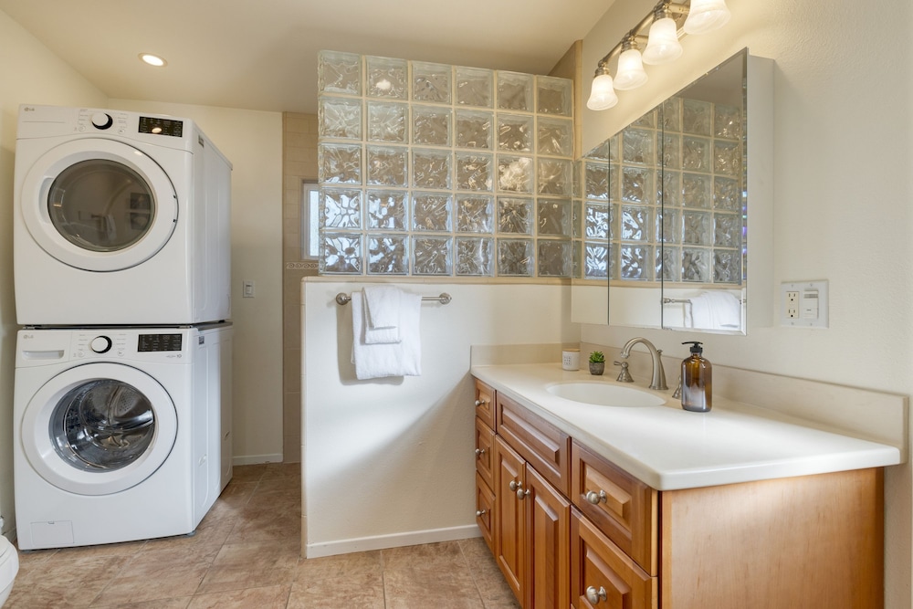 Goleta Getaway by Avantstay Private Backyard 1 5mi to the Beach