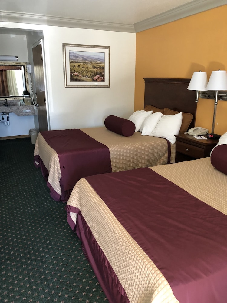 Cloverdale Wine Country Inn  Suites - Property Image 36