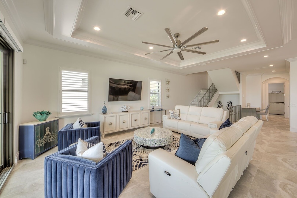 3552/3554 Big Kahuna Oasis: 10br, Pools & Beach Access 10 Bedroom Home