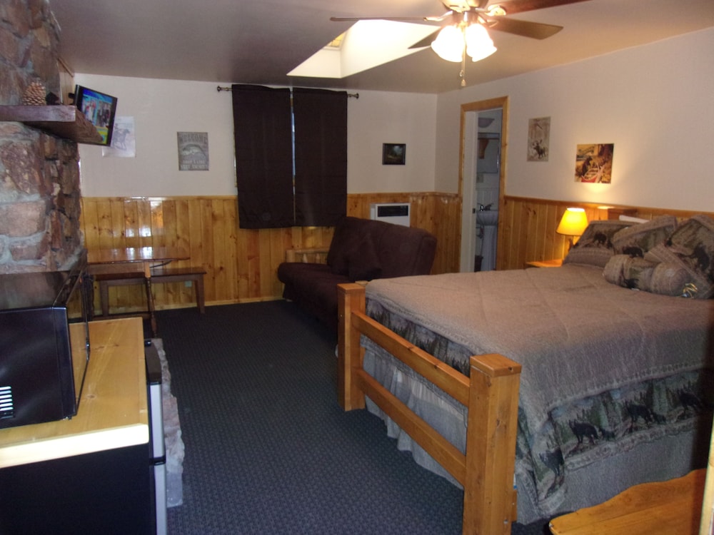 Embers Lodge and Cabins