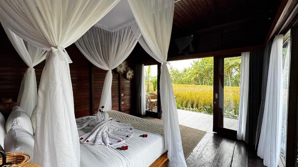 Eco Oasis Wooden Villa