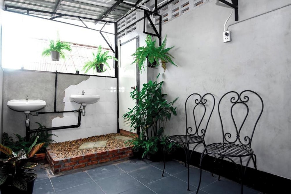 Kayan Hostel